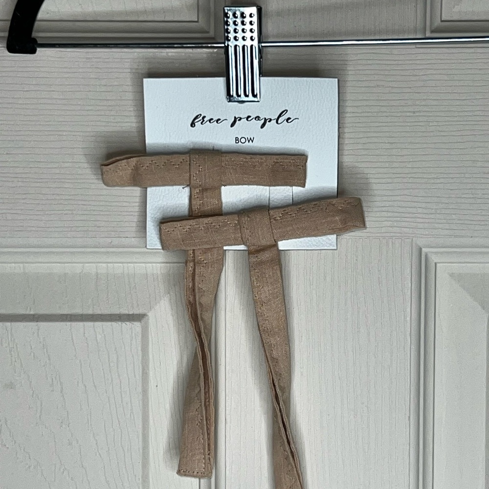 Free People Tan Bows Accessory - boot clip, hair clip, scarf clip, etc